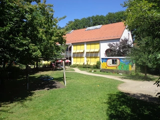 Rot-Kreuz Kindergarten und Rot-Kreuz Kinderkrippe